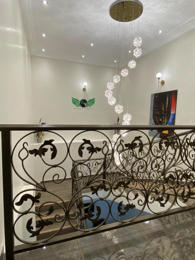 Hotel Eagle Vault Kwabenya Esterno foto